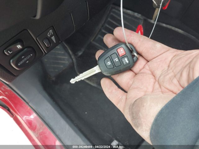 2T1BURHE4KC186247 Toyota COROLLA LE