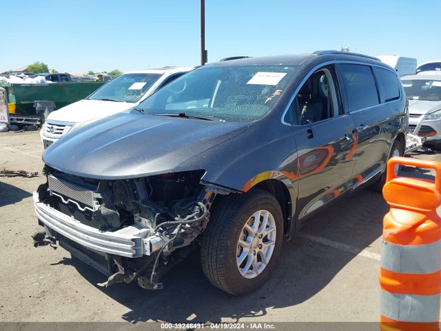 Chrysler Pacifica Touring L 2020 2C4RC1BGXLR165918 Image 2