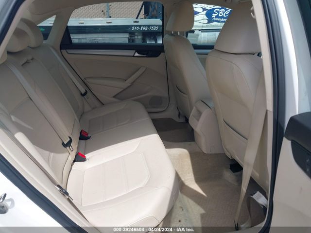 1VWAT7A3XFC109597 Volkswagen Passat 1.8t Limited Edition