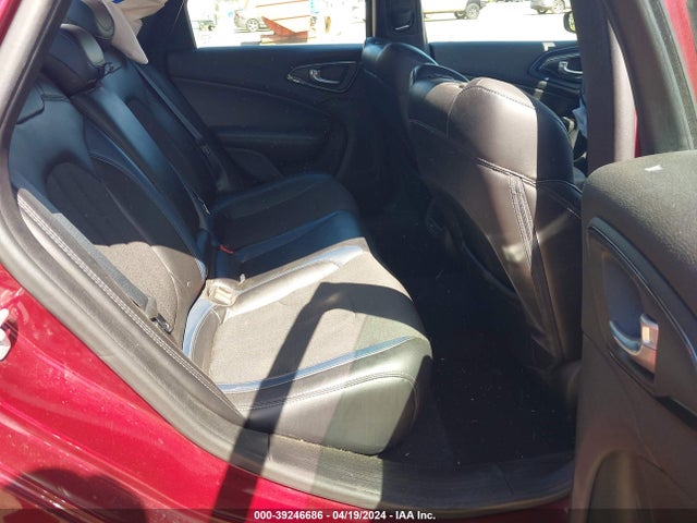 Chrysler 200 S 2015 1C3CCCBG5FN614834 Image 8