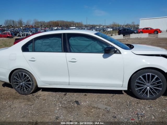 3VWD17AJ2GM347820 Volkswagen Jetta 1.8t Sport