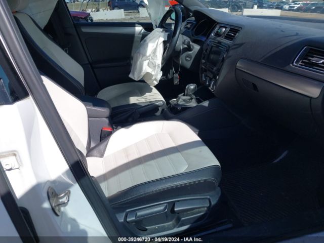 3VWD17AJ2GM347820 Volkswagen Jetta 1.8t Sport