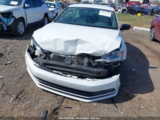 3VWD17AJ2GM347820 Volkswagen Jetta 1.8t Sport