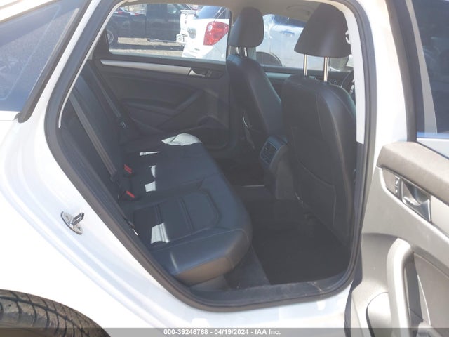 1VWBT7A33EC113395 Volkswagen Passat 1.8t Se