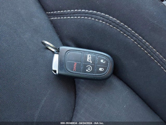 1C4PJMCS1FW752960 Jeep Cherokee Latitude Altitude