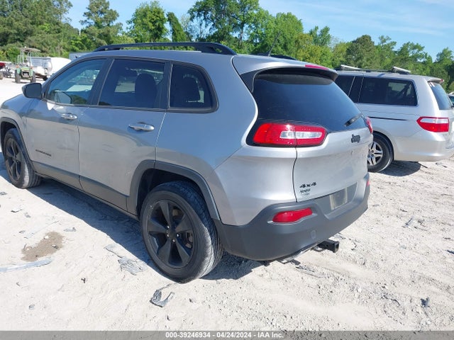 1C4PJMCS1FW752960 Jeep Cherokee Latitude Altitude