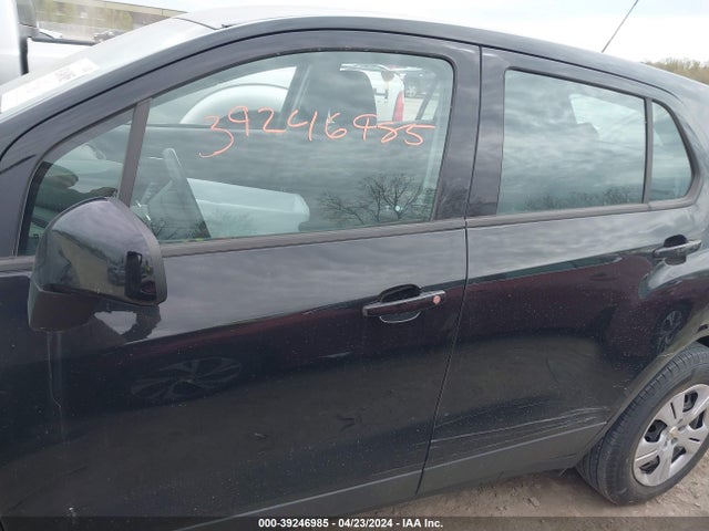 Chevrolet TRAX LS 2018 3GNCJKSBXJL301830 Image 14