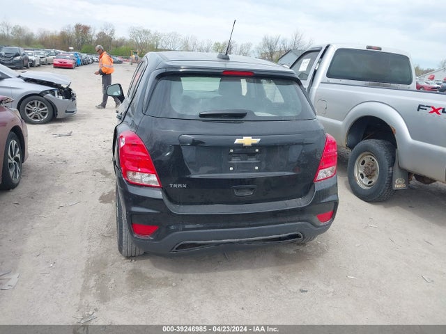 Chevrolet TRAX LS 2018 3GNCJKSBXJL301830 Image 16