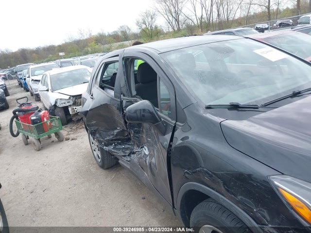 Chevrolet TRAX LS 2018 3GNCJKSBXJL301830 Image 6