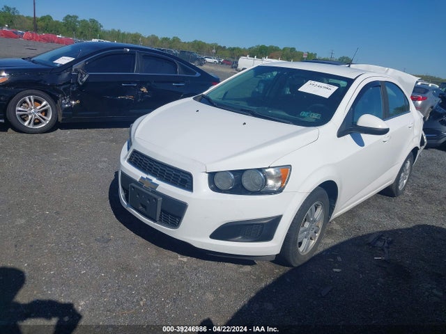 Chevrolet Sonic Lt Auto 2014 1G1JC5SH8E4101680 Image 2