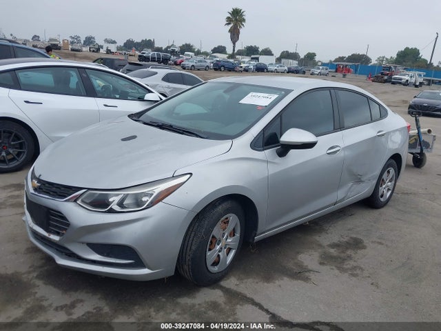Chevrolet Cruze Ls Auto 2018 1G1BC5SMXJ7203248 Image 2