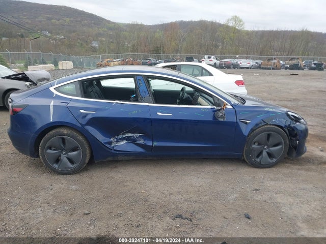 Tesla Model 3 Long Range/mid Range 2018 5YJ3E1EA7JF077893 Image 13