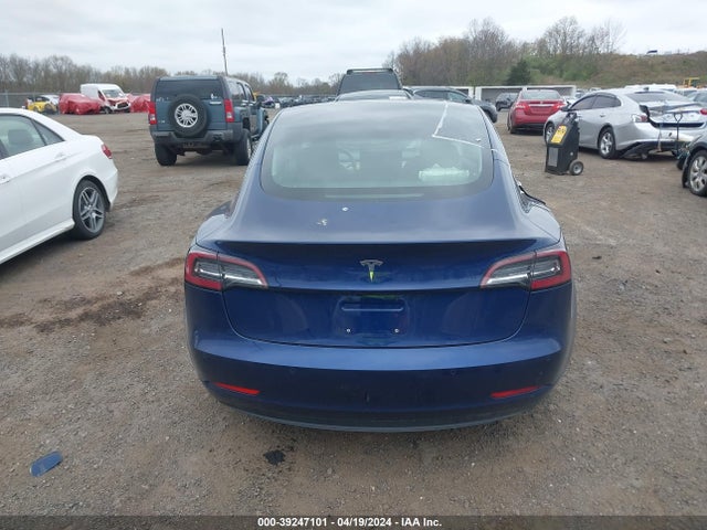 Tesla Model 3 Long Range/mid Range 2018 5YJ3E1EA7JF077893 Image 16