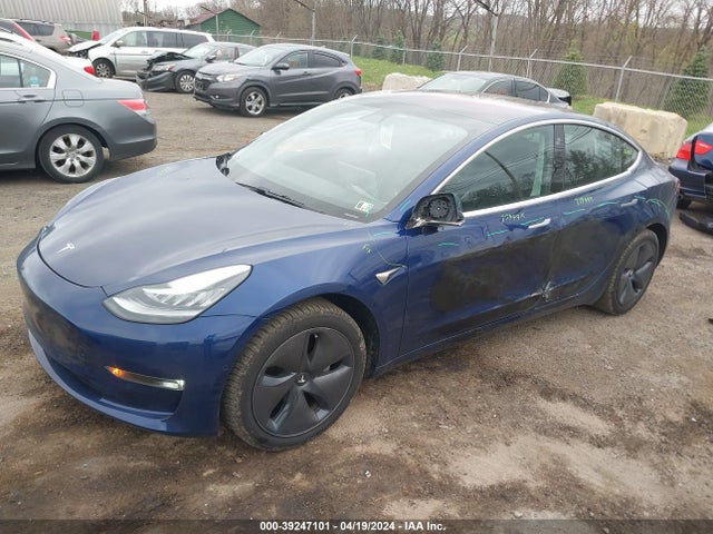 Tesla Model 3 Long Range/mid Range 2018 5YJ3E1EA7JF077893 Image 2