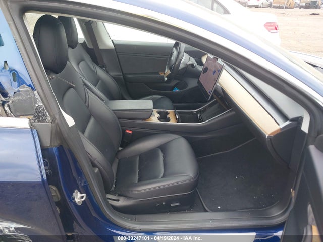 Tesla Model 3 Long Range/mid Range 2018 5YJ3E1EA7JF077893 Image 5