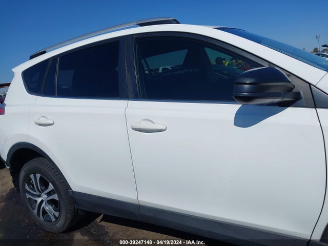 Toyota RAV4 LE 2016 JTMZFREV3GJ083717 Image 14