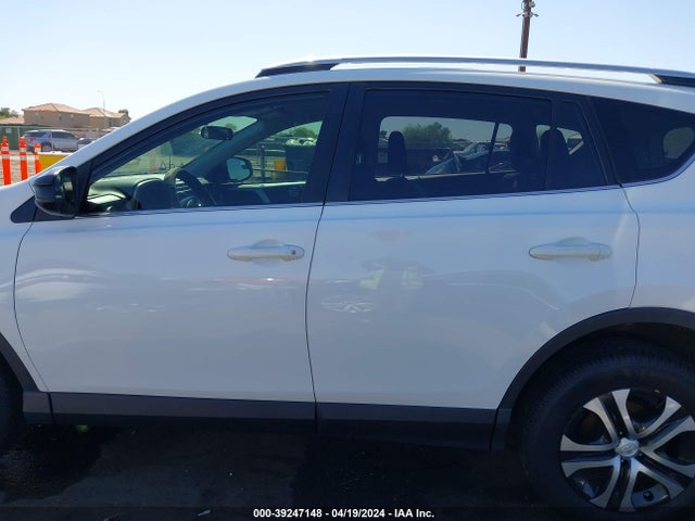 Toyota RAV4 LE 2016 JTMZFREV3GJ083717 Image 15