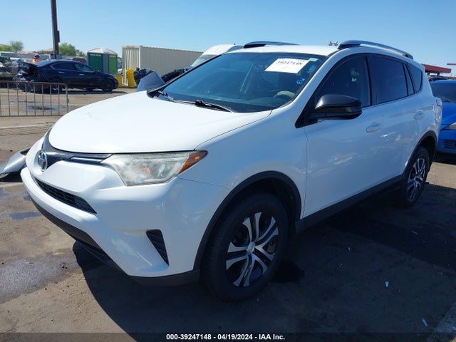 Toyota RAV4 LE 2016 JTMZFREV3GJ083717 Image 2