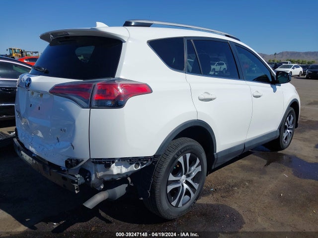 Toyota RAV4 LE 2016 JTMZFREV3GJ083717 Image 4