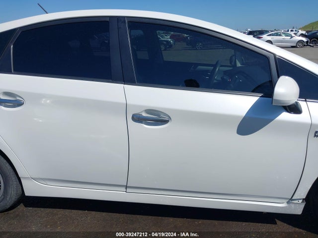 Toyota PRIUS PLUG-IN 2014 JTDKN3DP0E3055167 Image 14