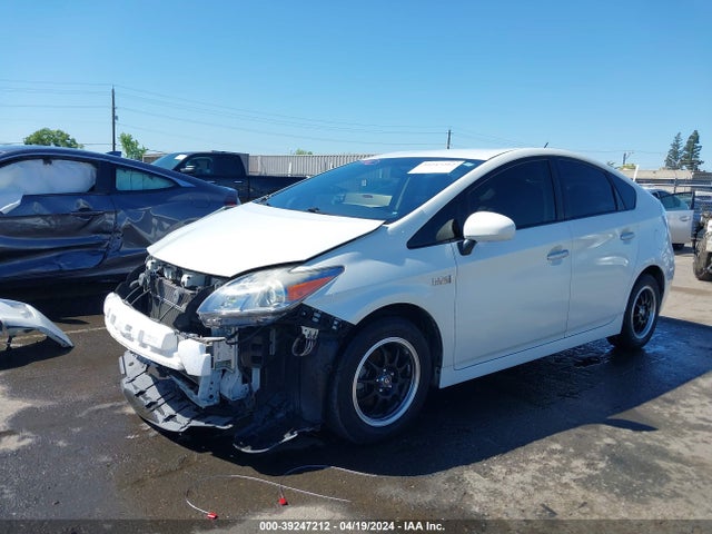 Toyota PRIUS PLUG-IN 2014 JTDKN3DP0E3055167 Image 2