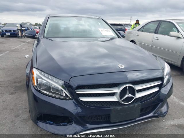 55SWF4JB4HU215859 Mercedes-Benz C 300 Luxury/sport