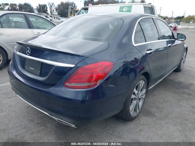55SWF4JB4HU215859 Mercedes-Benz C 300 Luxury/sport
