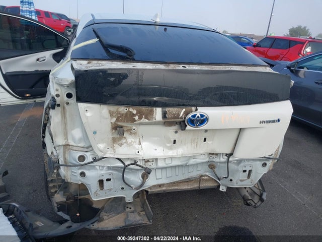 Toyota Prius Two 2017 JTDKBRFU8H3561056 Image 6