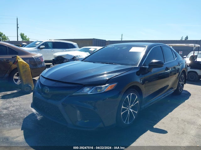 Toyota CAMRY SE 2018 4T1B11HK6JU074367 Image 2