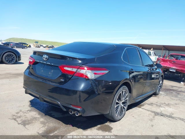 Toyota CAMRY SE 2018 4T1B11HK6JU074367 Image 4