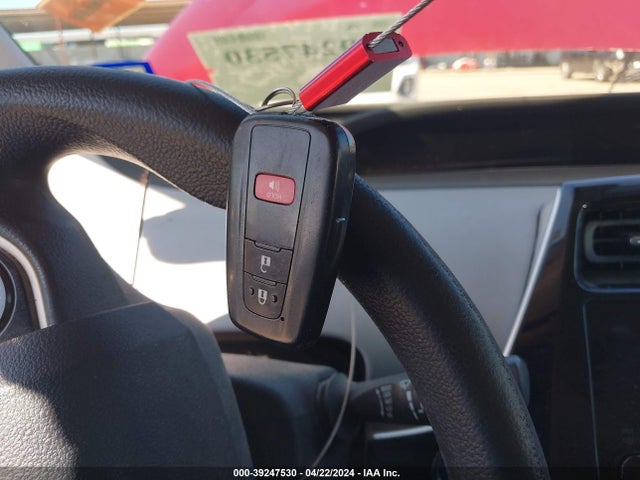 Toyota Prius Two 2017 JTDKBRFU9H3550373 Image 11