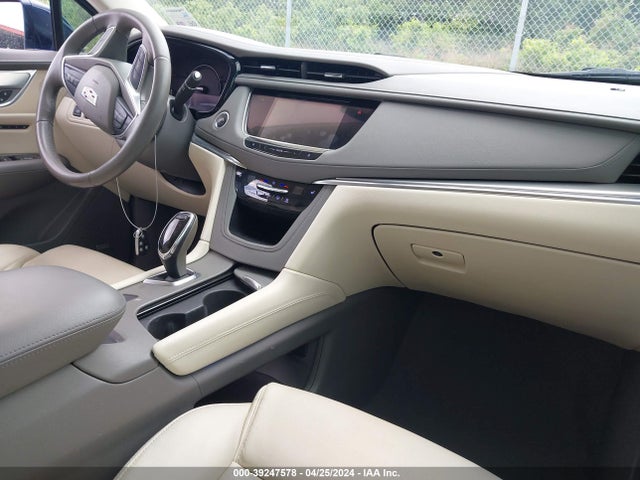 1GYKNBRS9HZ263616 Cadillac XT5 LUXURY