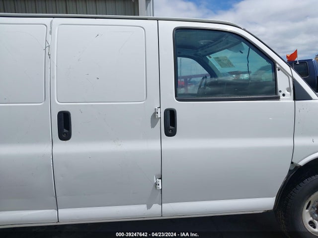 Chevrolet Express 2500 Work Van 2015 1GCWGFCB5F1152493 Image 14