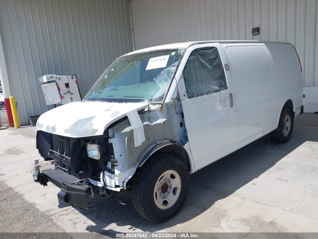 Chevrolet Express 2500 Work Van 2015 1GCWGFCB5F1152493 Image 2
