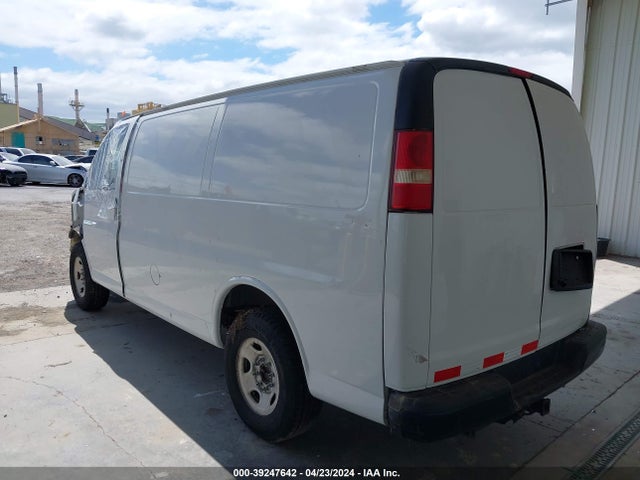 Chevrolet Express 2500 Work Van 2015 1GCWGFCB5F1152493 Image 3