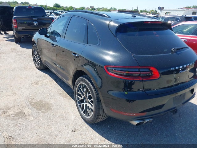 2016 PORSCHE MACAN WP1AB2A57GLB40610 Photo 2