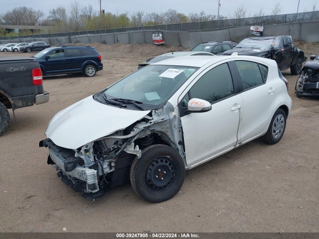 Toyota Prius C Two 2016 JTDKDTB38G1134474 Image 2