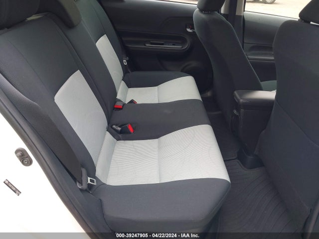 Toyota Prius C Two 2016 JTDKDTB38G1134474 Image 8