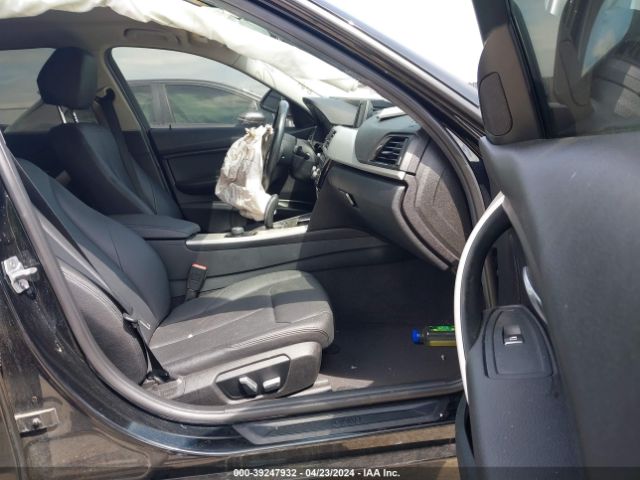 WBA8E1G35HNU15739 BMW 320i