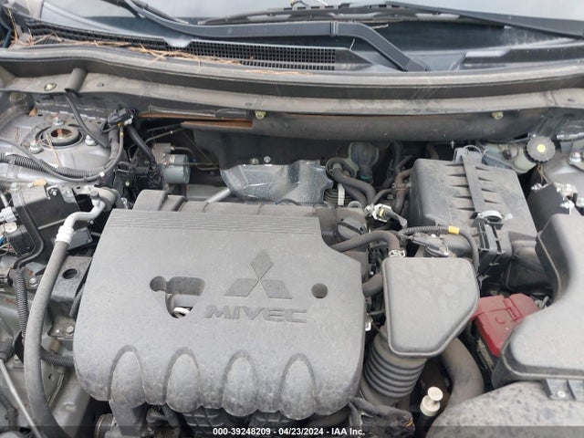 JA4AD3A30KZ049694 Mitsubishi Outlander Se