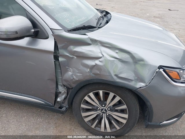 JA4AD3A30KZ049694 Mitsubishi Outlander Se