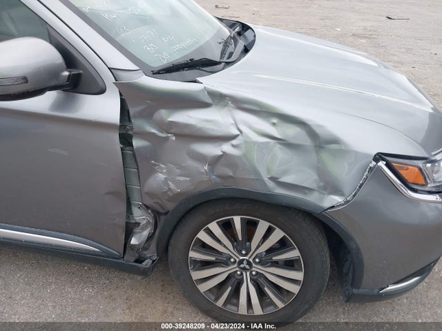 JA4AD3A30KZ049694 Mitsubishi Outlander Se