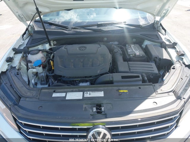 1VWLA7A36KC008081 Volkswagen Passat 2.0t Wolfsburg Edition