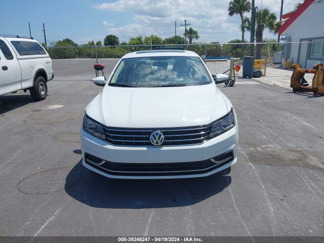 1VWLA7A36KC008081 Volkswagen Passat 2.0t Wolfsburg Edition