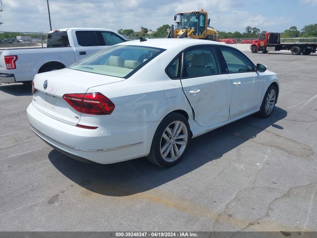 1VWLA7A36KC008081 Volkswagen Passat 2.0t Wolfsburg Edition