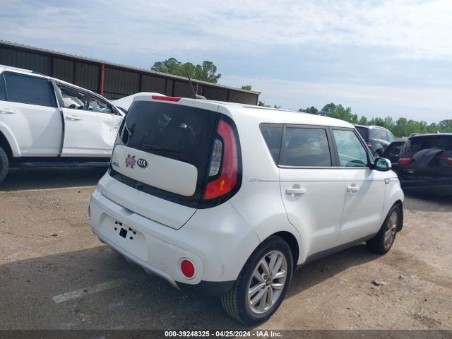 KIA SOUL + 2018 KNDJP3A57J7889822 Image 4