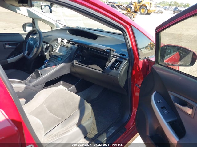 Toyota Prius Two 2014 JTDKN3DU5E1771550 Image 5