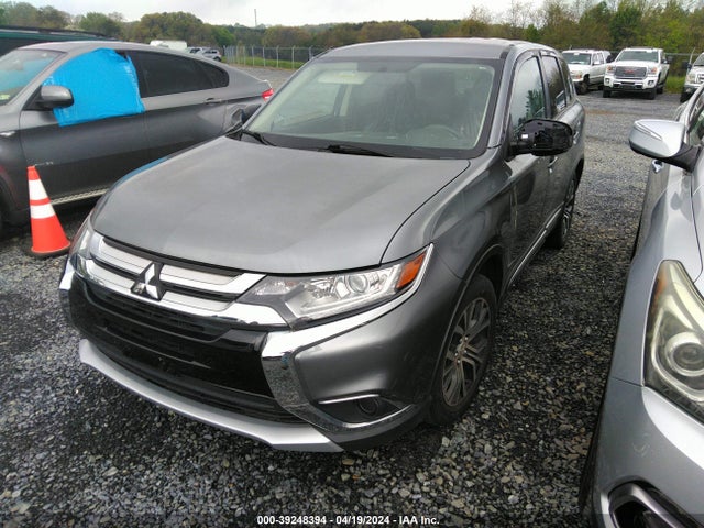 JA4AD2A38JZ055610 Mitsubishi Outlander Es