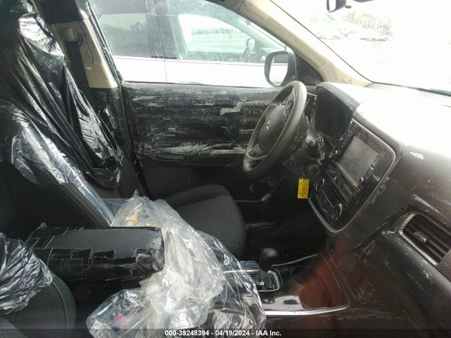 JA4AD2A38JZ055610 Mitsubishi Outlander Es