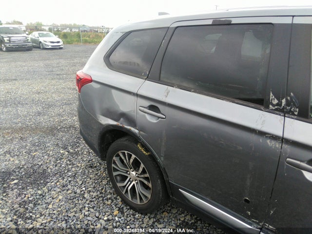 JA4AD2A38JZ055610 Mitsubishi Outlander Es
